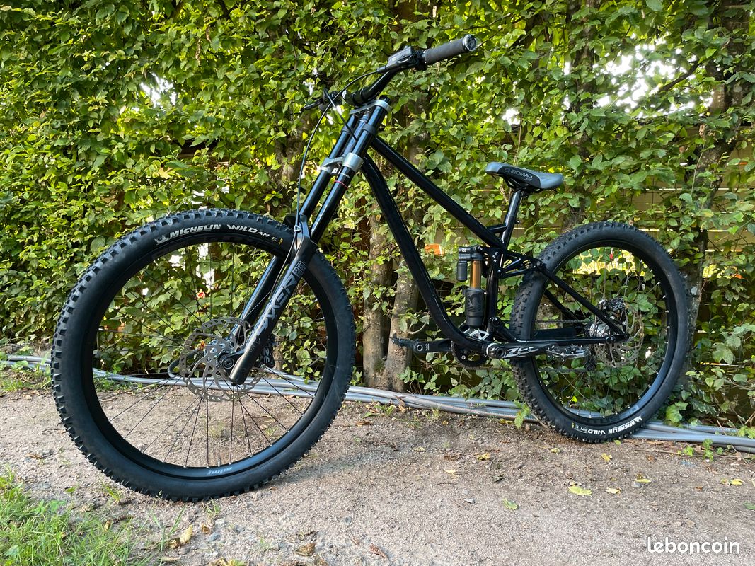 Vulcain Magma DH Vélos