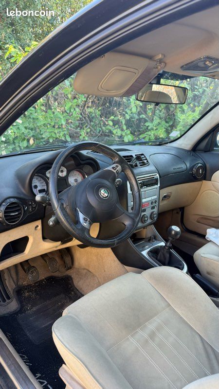 Alfa 147 jtdm pour pièces (image 1)