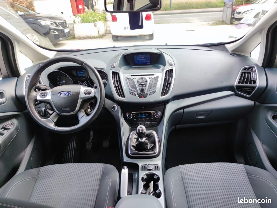 FORD C-MAX Titanium X 1.0 125 (image 12)