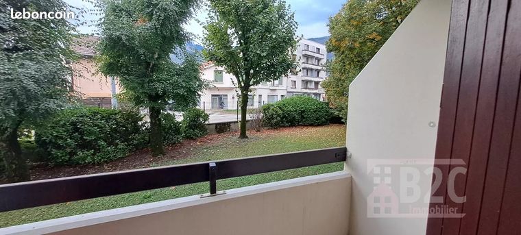 https://img.leboncoin.fr/api/v1/lbcpb1/images/30/44/dd/3044dd3d22e81e2728cd9aa0aeab02352ddcb50d.jpg?rule=ad-image