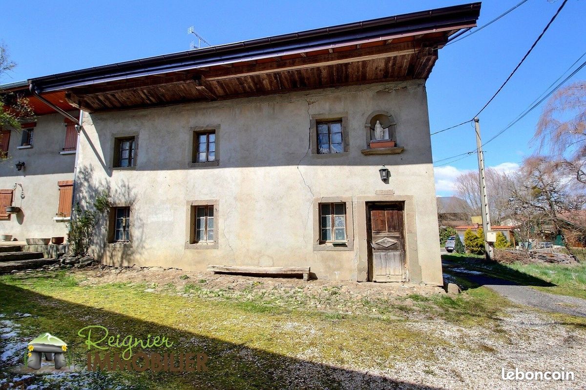Maison 4 pièces 260 m² · à Pers-Jussy · 260 m² · 120 000 €