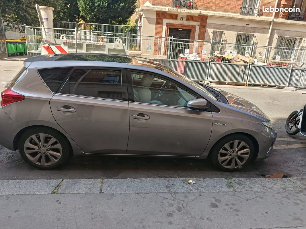 Toyota Auris 2013 (image 2)
