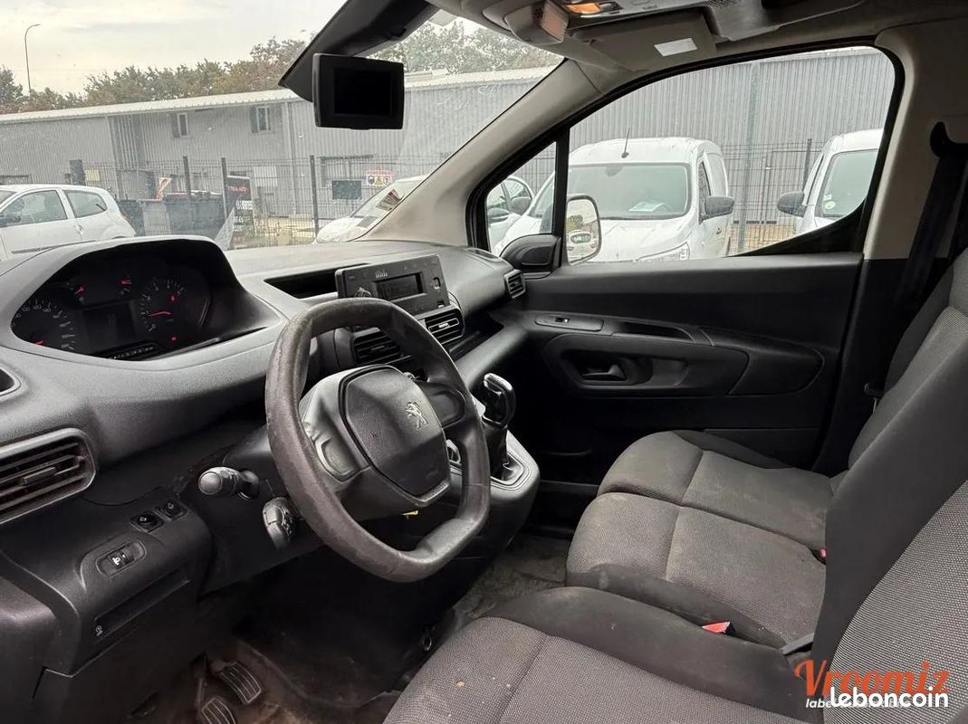 Peugeot Partner BHDI 100 PREMIUM 3Pl. CAMERA+RADAR DITRIB.+CT OK (GALERIE POSSIBLE) 1ermain 2021 (image 9)