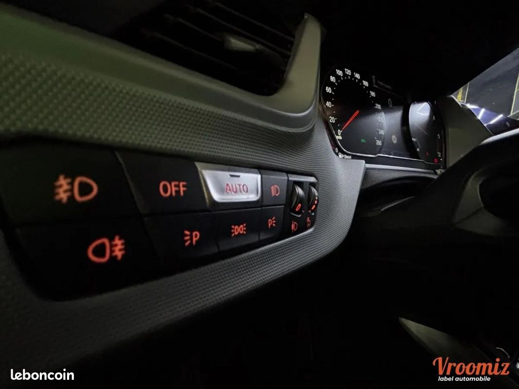 Bmw Serie 1 1.5 116 D 115 cv LOUNGE DKG-7 I CARPLAY - CAMERA DE RECUL (image 29)
