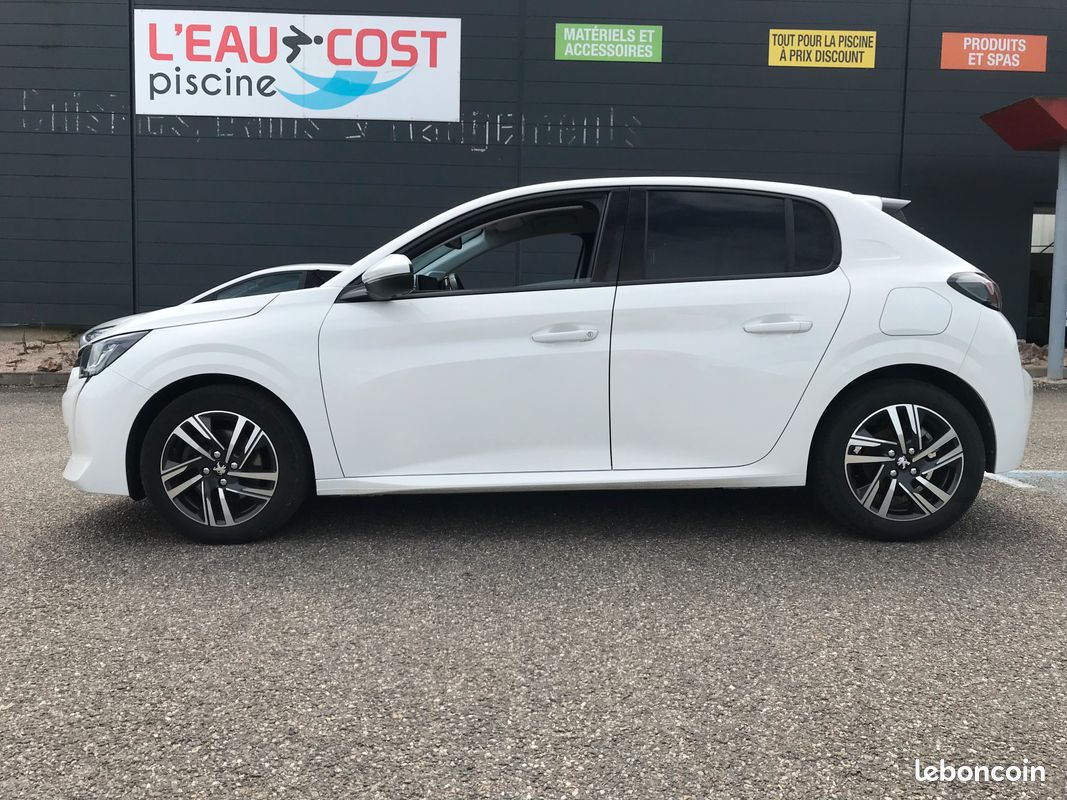 Peugeot 208 Blanche - Voitures