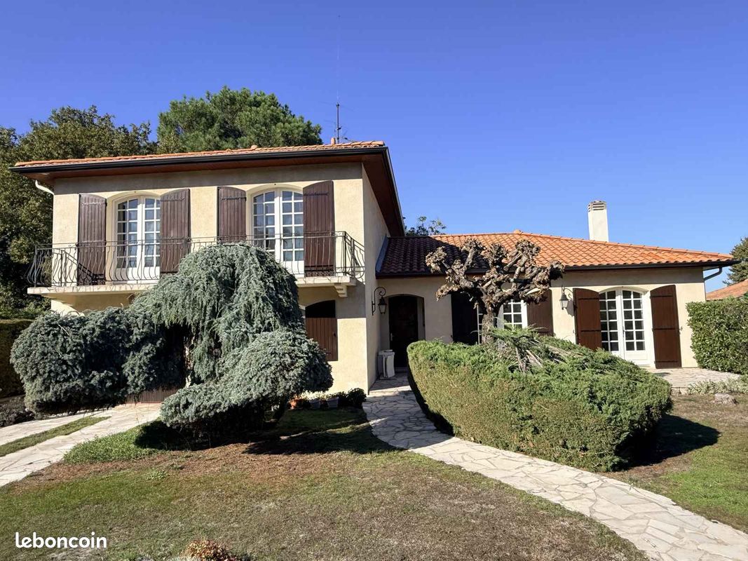 Appartement 7 pièces 166 m² · à Pessac · 166 m² · 556 000 €