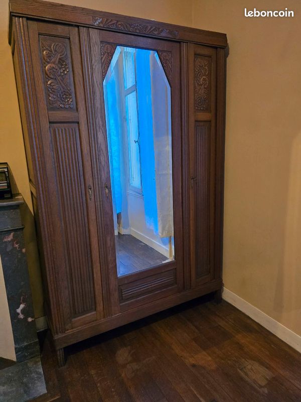 Armoire en bois (image 1)