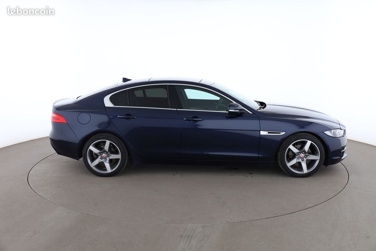 Jaguar XE 2.0d Prestige Auto 180 ch (image 13)