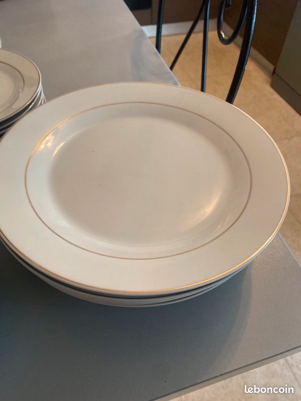 Service en porcelaine assiettes et saladier (image 3)