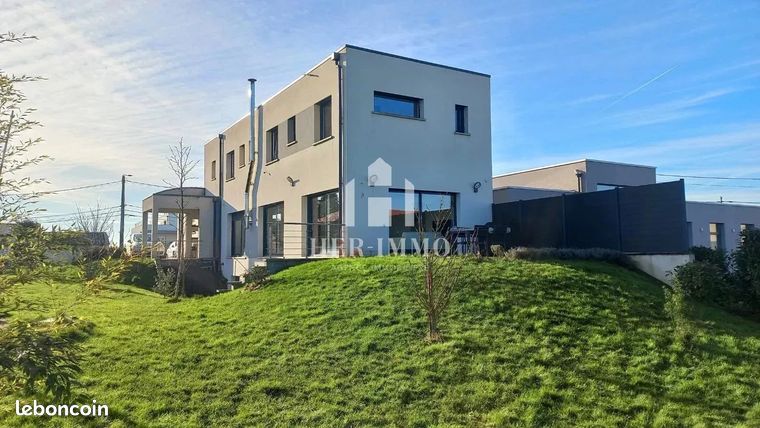 Maison 9 pièces 232 m²