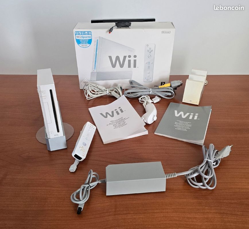 Nintendo wii + WiiFit Balance Bord + Divers accessoires (image 2)