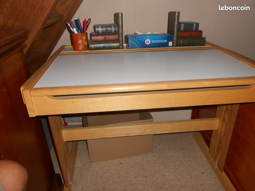 Bureau d'ADO (image 1)