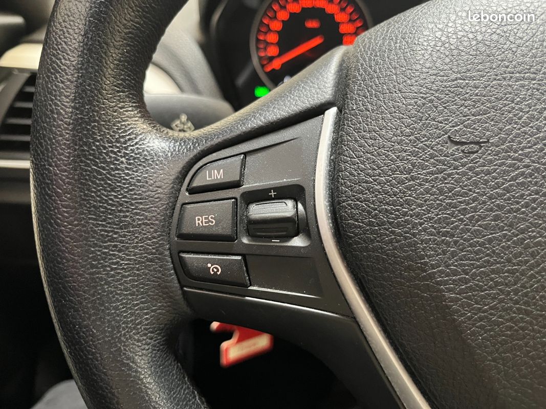 BMW SERIE F20 LCI Urban Chic 120d xDrive 190ch Voitures