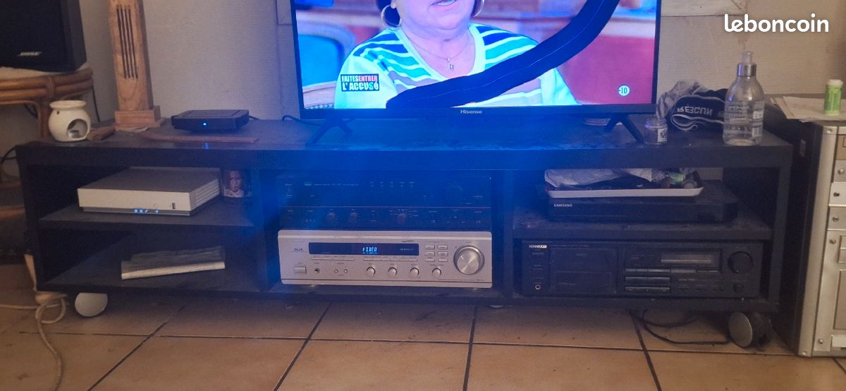 A vendre meuble tv 1.50×30×50cm (image 1)