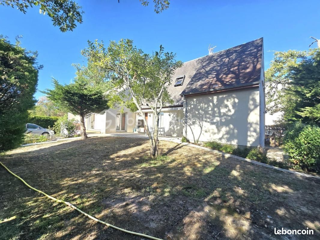 Maison 8 pièces 168 m² · à Orléans · 168 m² · 322 500 €