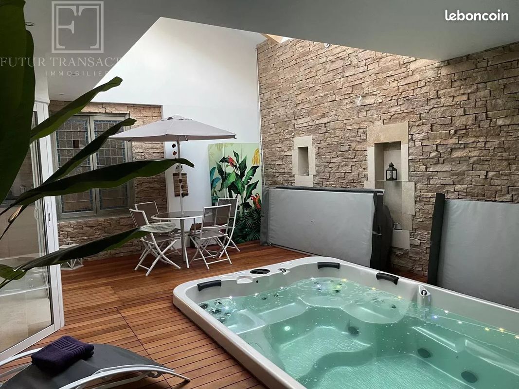 Maison 11 pièces 213 m² · à Condat-sur-Trincou · 213 m² · 470 000 €