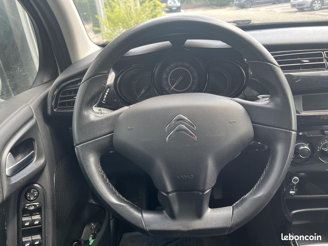 CITROEN C3 1.4 HDi FAP - 70 - Confort - CAR PLAY - REGULATEUR - SUIVI - TURBO-DISTRI- EMBRAYAGE-OK (image 13)