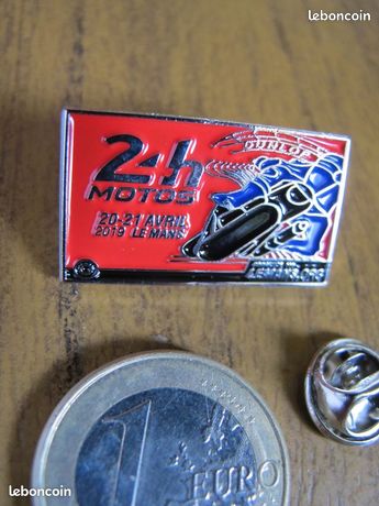 INSIGNE ou BADGE des 24 H DU MANS 1987 COURSE MOTO 42 x 41 mm