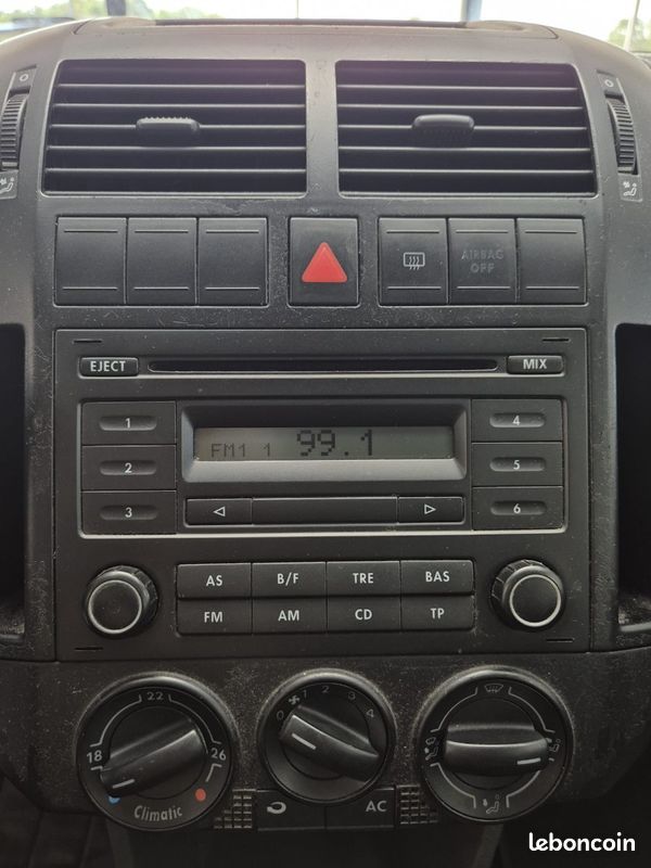 Volkswagen POLO IV Phase 2 1.4 TDi 68cv (image 12)