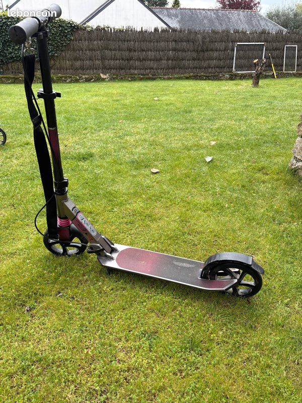 a vendre trotinette pour adultes avec frein avant (Neuf (Voir
