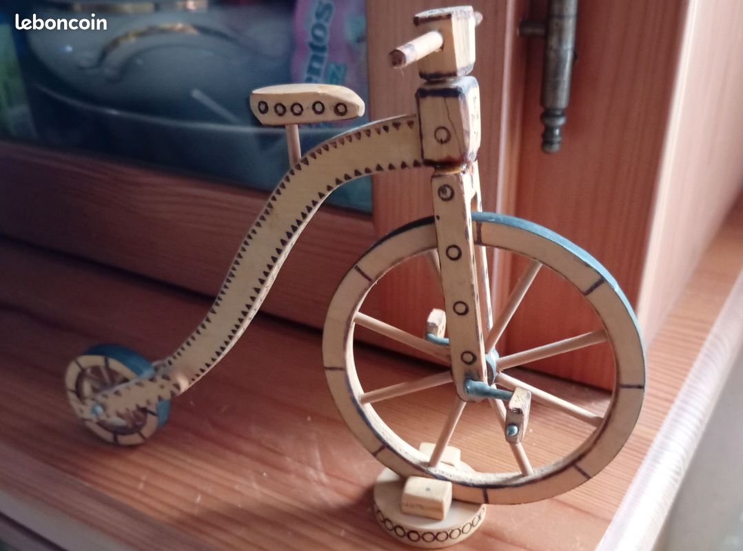 Bicyclette grand bi miniature en bois Collection