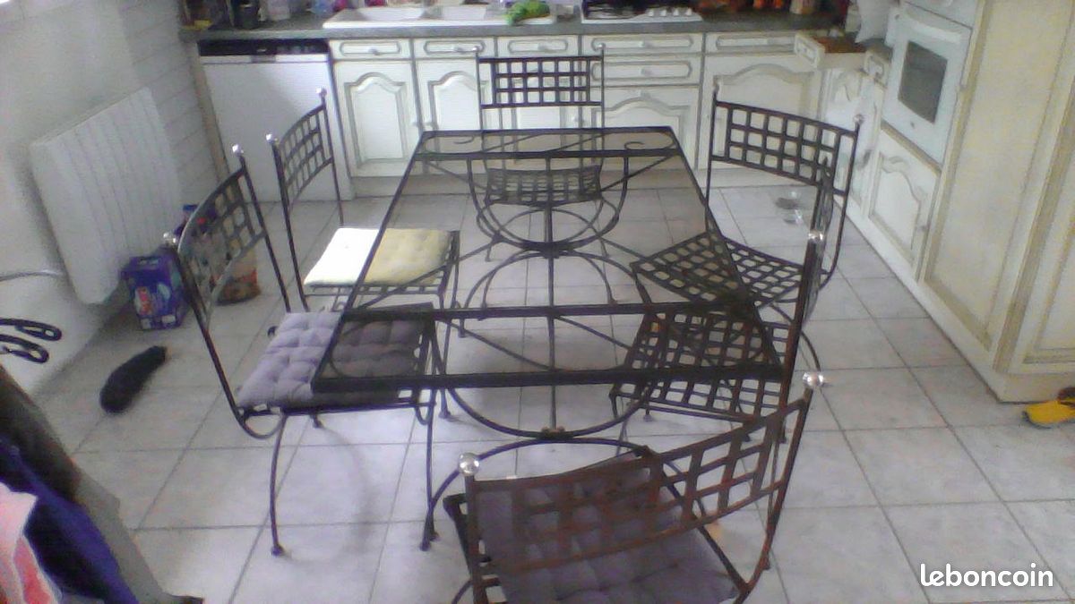 Table et chaises assorties intérieur ou extérieur (image 1)