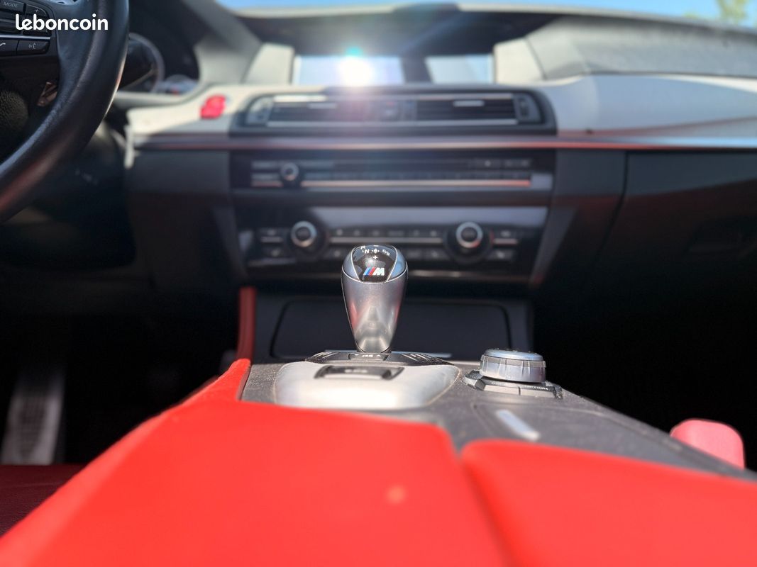 BMW M5 4.4 V8 560ch MOTORSPORT / FULL OPTIONS / EXTENSION DE GARANTIE 12 MOIS OFFERTE (image 22)