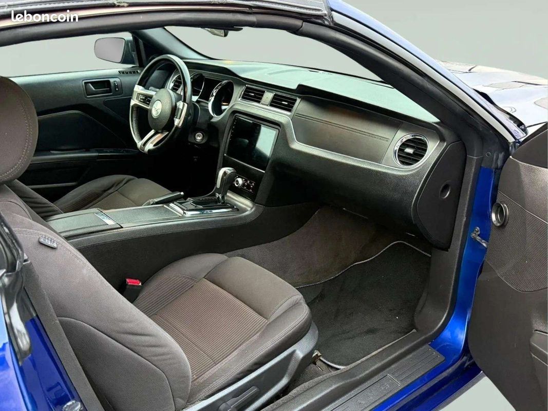 FORD Mustang Cabriolet 3.7 V6 * Boîte Automatique * Xénon * Caméra * GPS * Jantes Noires * Bleu Métallisé (image 10)