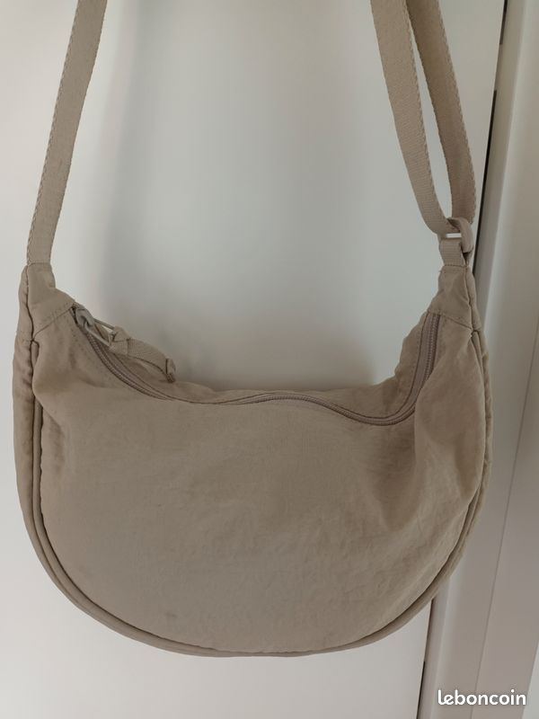Sac banane UNIQLO (image 1)