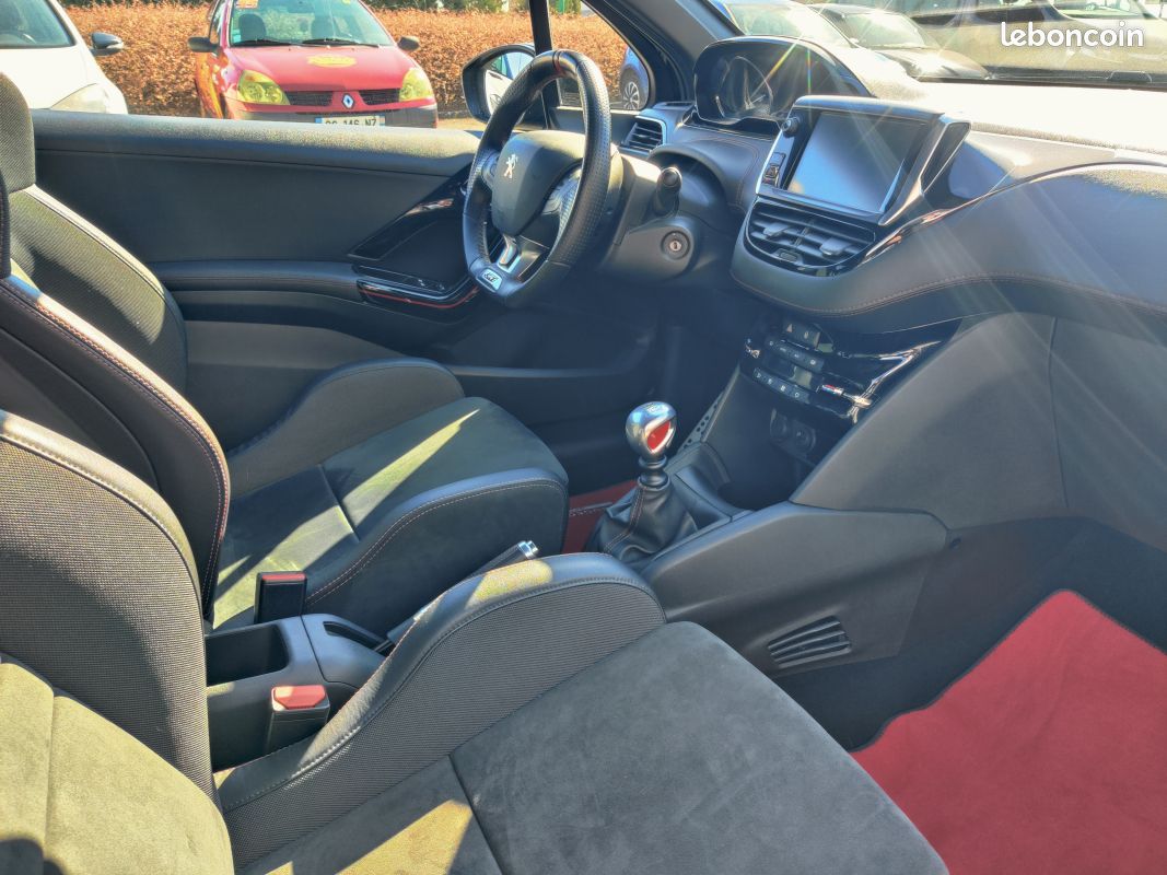 PEUGEOT 208 GTi 1.6 30Th Numérotée 898 (image 11)