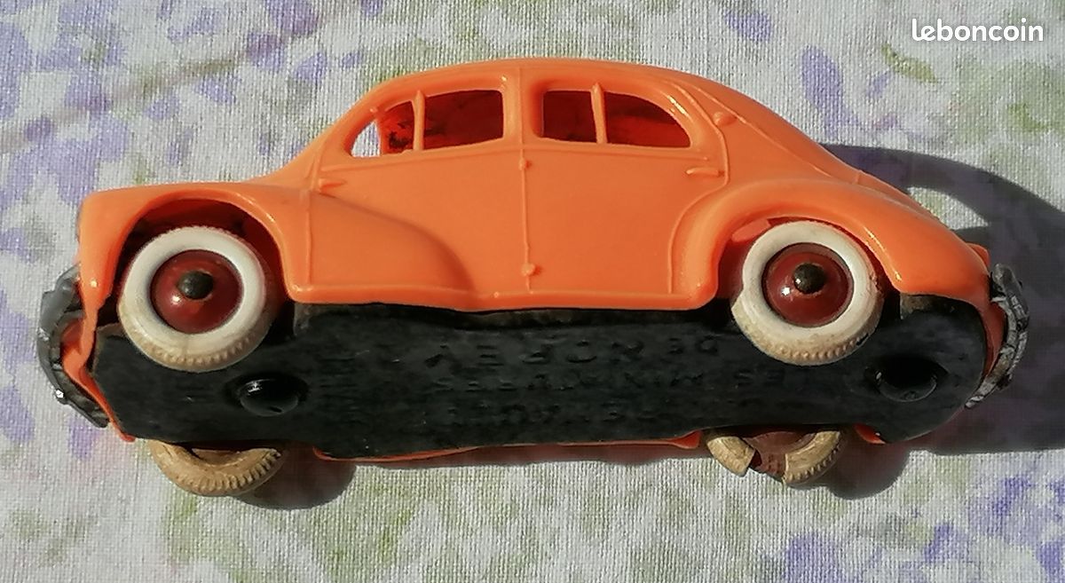 Norev Renault 4CV Orange Flash – Miniature Voiture Ancienne Reproduction Avec étiquette Et Boîte