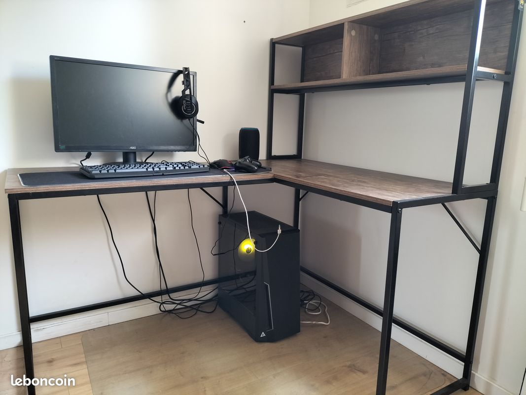 Bureau (image 1)