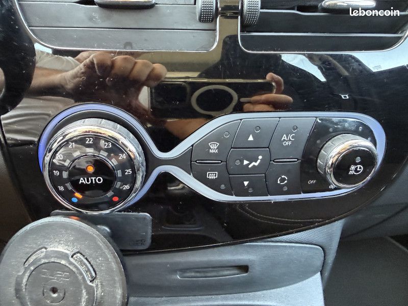 Renault ZOE INTENS CHARGE NORMALE R90 (image 21)