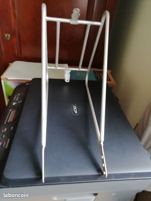 Lot De Porte-bagages Anciens Pour Vélo – Pièces Pour Rénovation Et Restauration