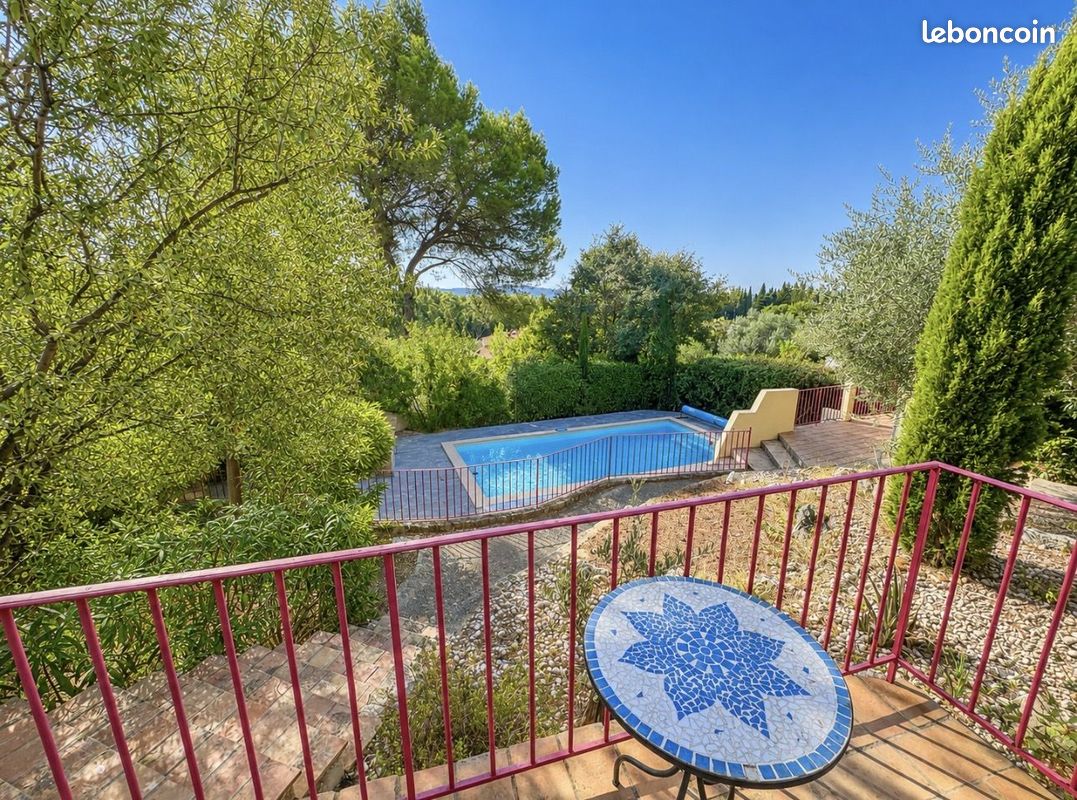 Maison 6 pièces 161 m² · à Rochefort-du-Gard · 161 m² · 549 000 €
