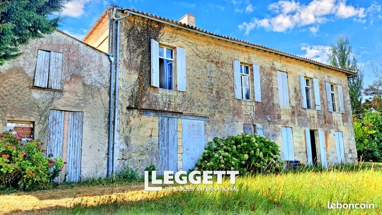 Maison 11 pièces 330 m²