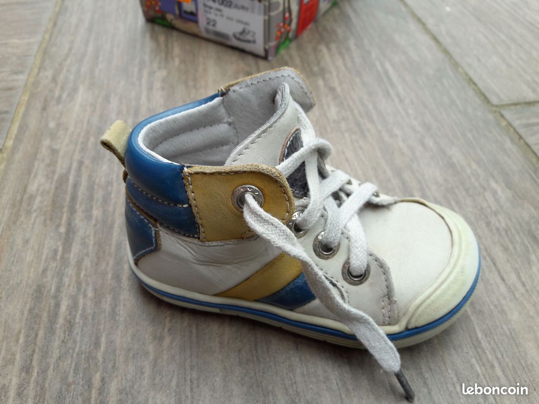 Basket enfant taille 22 (image 1)