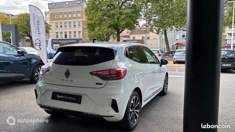 Renault Clio 1.6 E-Tech 145ch full hybrid Techno (image 5)