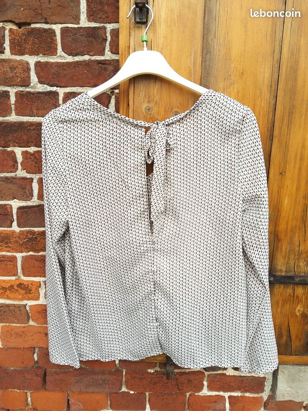 Vends chemisier forme blouse (image 2)