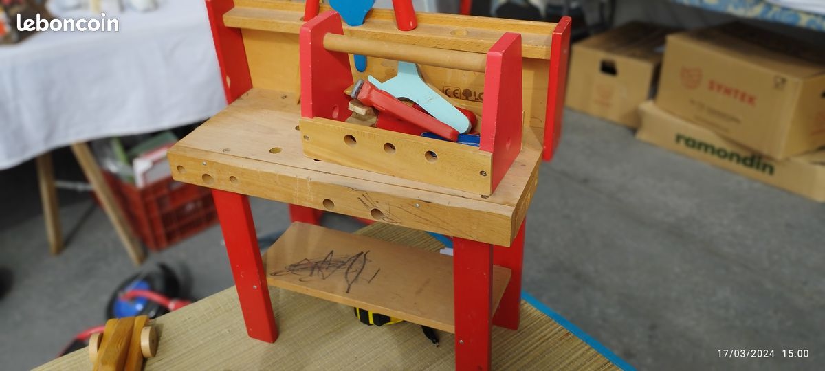 Etablie en bois (image 1)