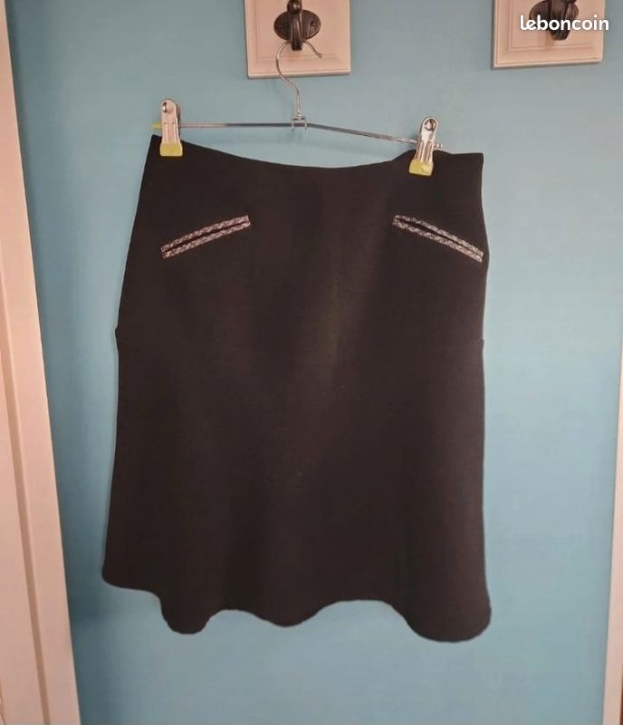 Jupe noir luizon taille 2 soit du M (image 3)