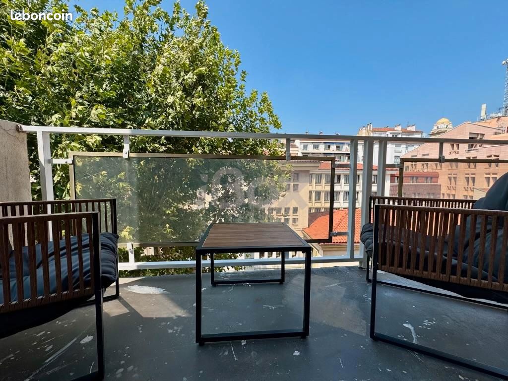 Appartement 2 pièces 58 m² · à Toulon · 58 m² · 990 €