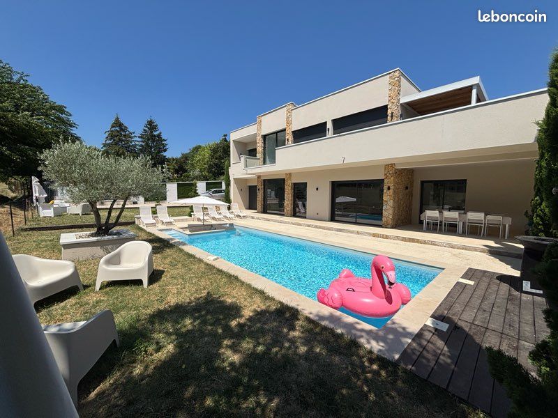 Maison 6 pièces 195 m² · à Peyrins · 195 m² · 569 000 €