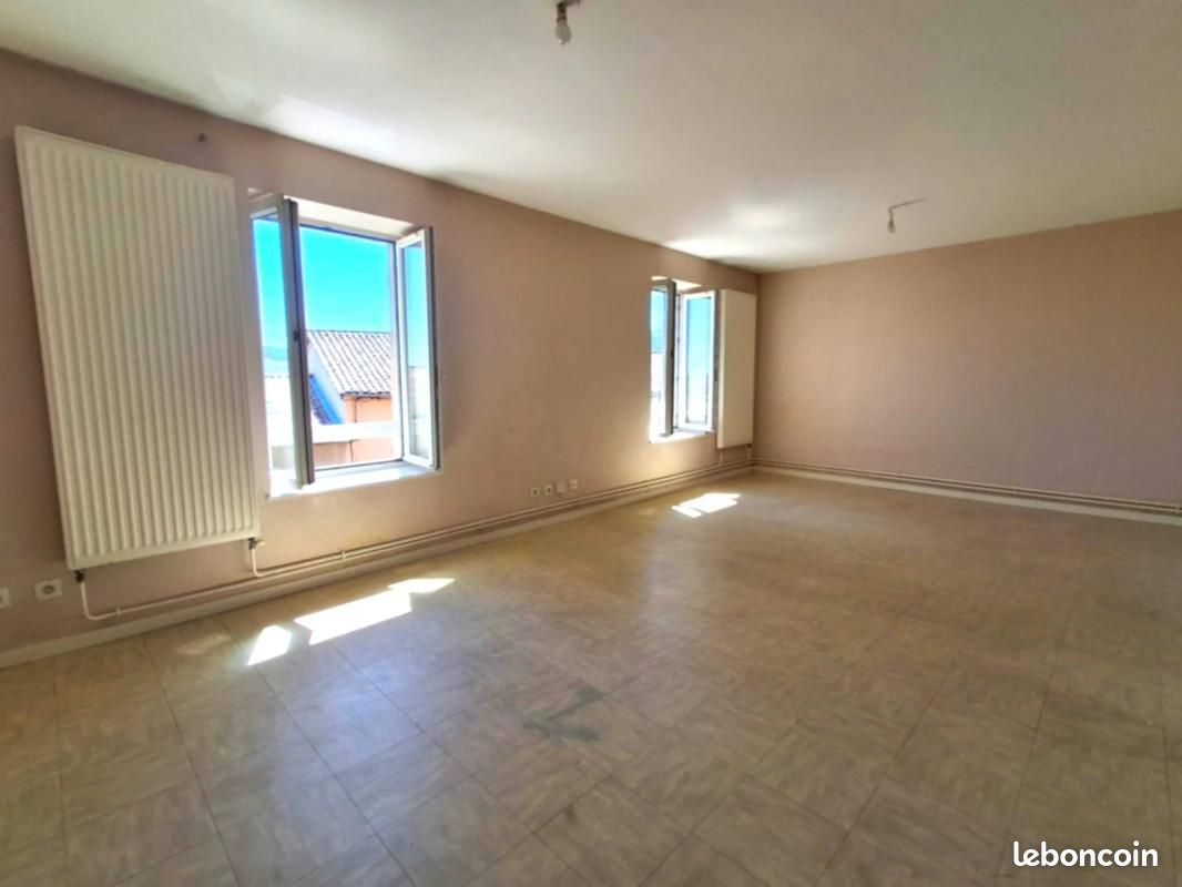Appartement 3 pièces 84 m² · à Quincié-en-Beaujolais · 84 m² · 652 €