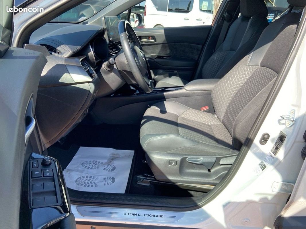 Toyota C-HR 2.0 HYBRID 184 EDITION ATTELAGE (image 12)