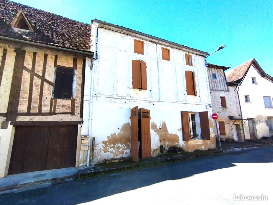 Maison 8 pièces 235 m² · à Le Fleix · 235 m² · 49 500 €