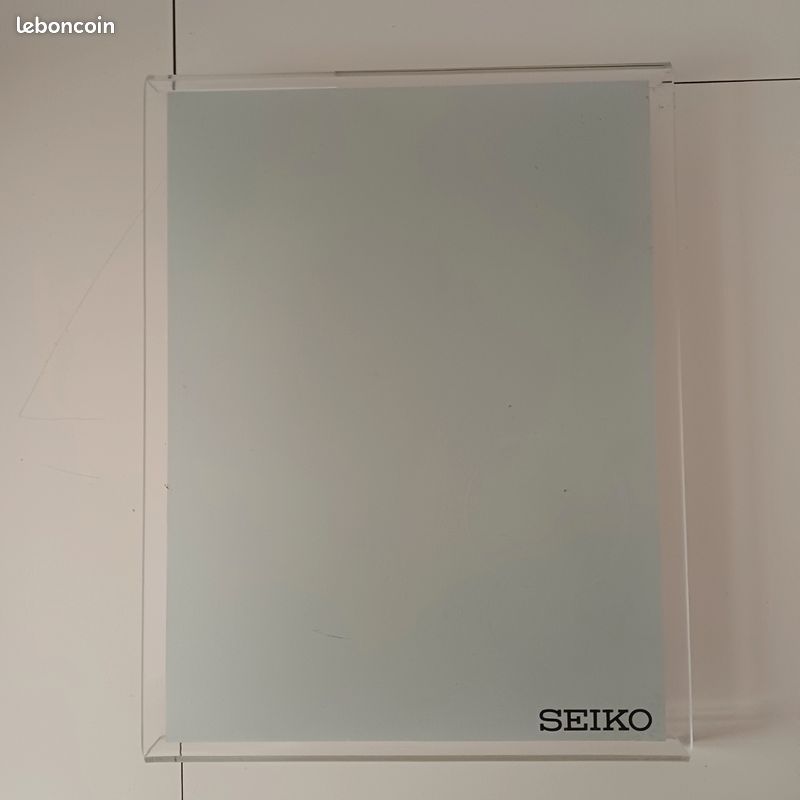 Présentoir seiko plexiglas (image 1)