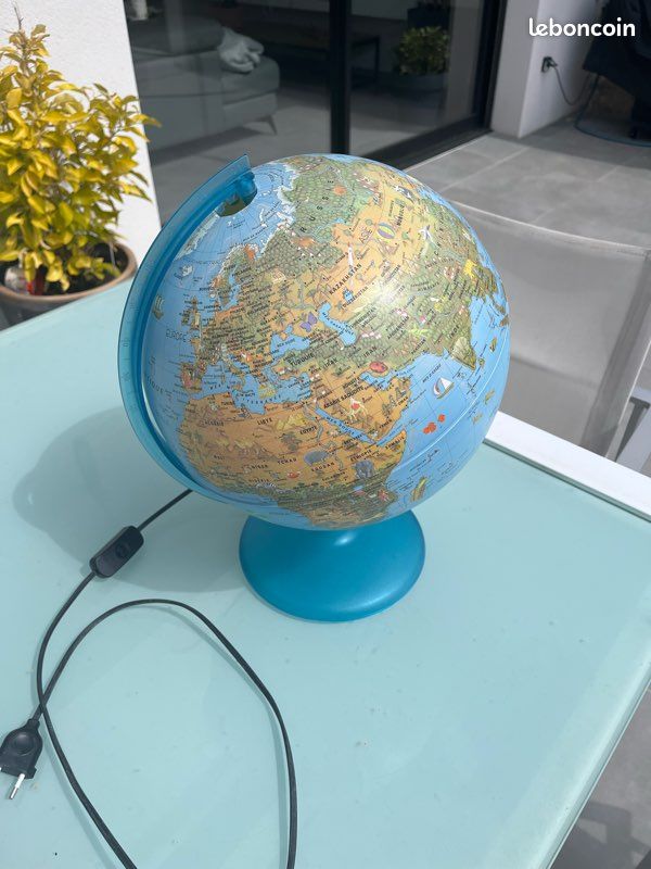 Globe lumineux (image 2)