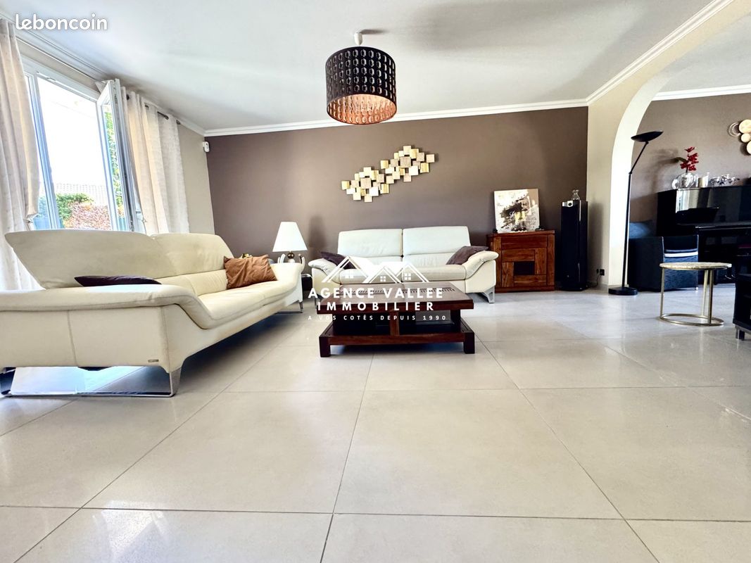 Maison 7 pièces 167 m² · à Saint-Germain-lès-Corbeil · 167 m² · 457 000 €
