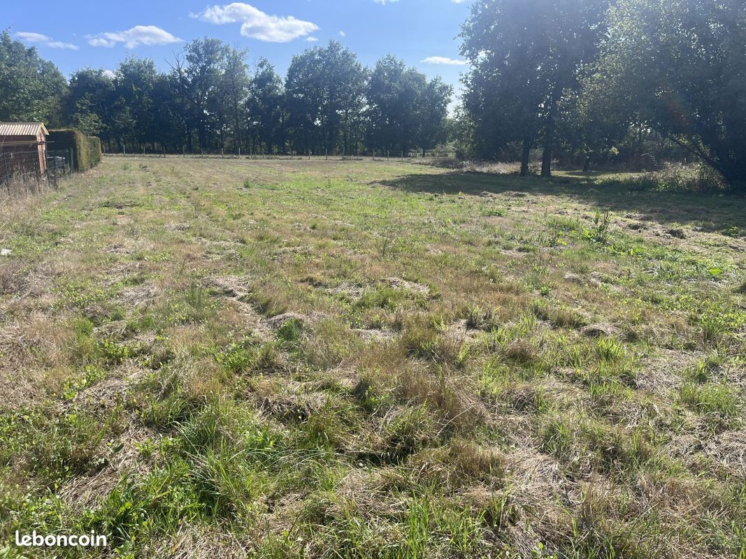 Terrain à bâtir de 770 m² à SAINT-ANDRE-DE-CUBZAC (33) · à Saint-André-de-Cubzac · 45 700 €